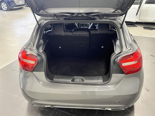 MERCEDES-BENZ A 2017 180 d A Premium Business