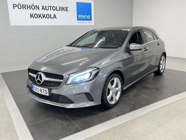 MERCEDES-BENZ A 2017 180 d A Premium Business