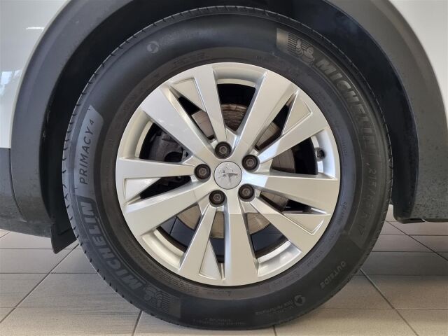 PEUGEOT 5008 2018 Active PureTech 130 Automaatti / Navi / Koukku / Digi-Mittaristo / P.Tutka