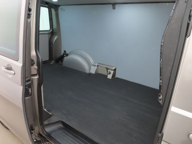 Volkswagen Transporter 2018 umpipakettiauto Pitkä 2,0 TDI 150 kW 4Motion DSG "Lukkoperä"