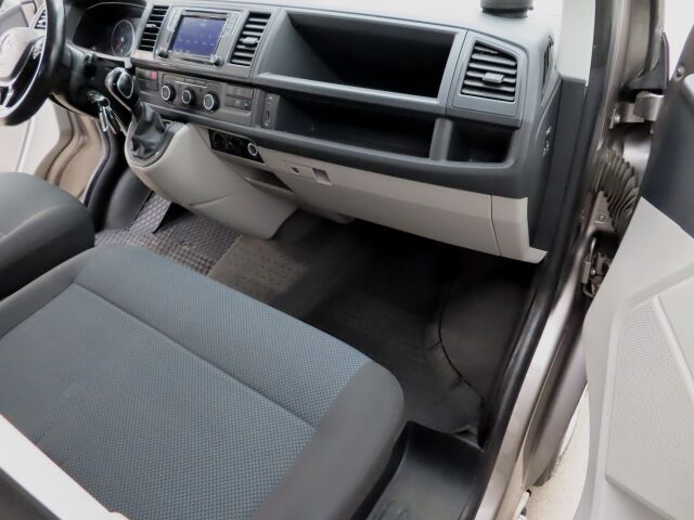Volkswagen Transporter 2018 umpipakettiauto Pitkä 2,0 TDI 150 kW 4Motion DSG "Lukkoperä"