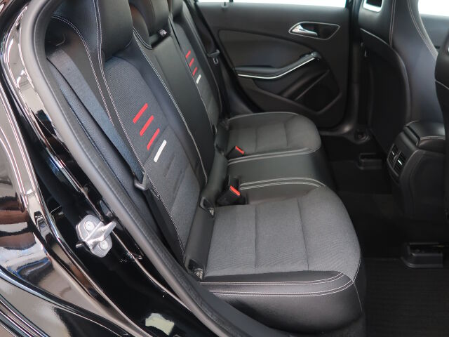 Mercedes-Benz A 2018 180 A Edition One