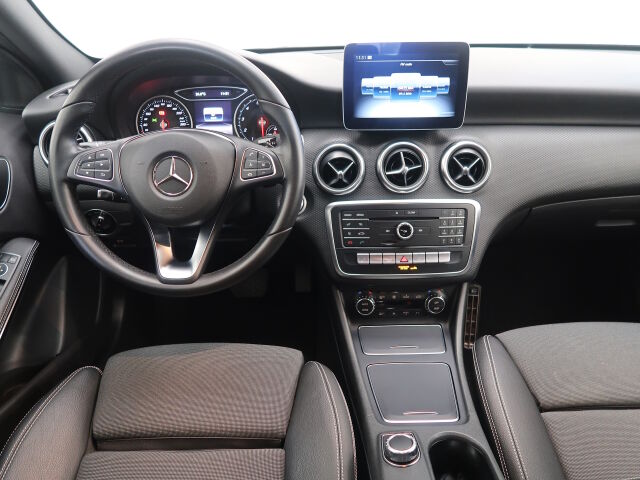 Mercedes-Benz A 2018 180 A Edition One