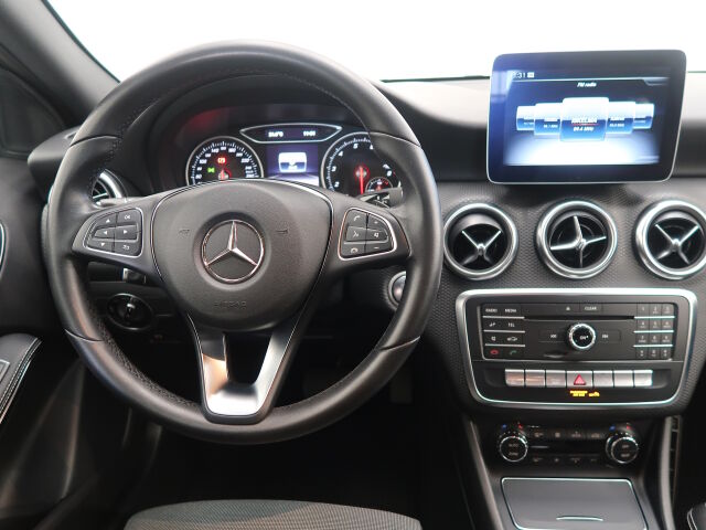 Mercedes-Benz A 2018 180 A Edition One