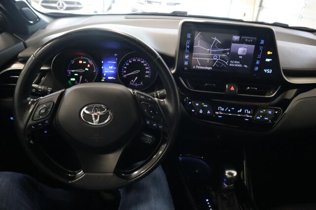 TOYOTA C-HR 2018 1,8 Hybrid Intense