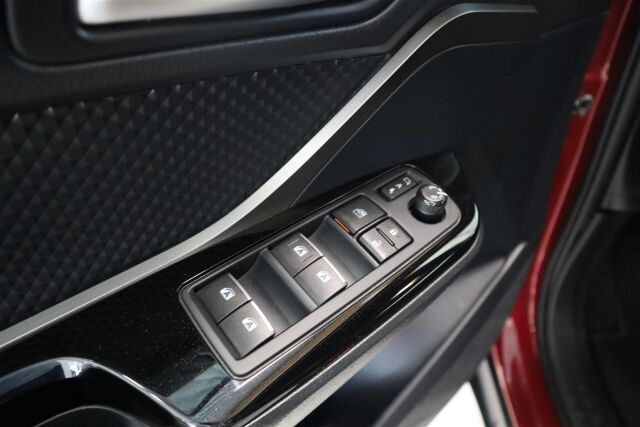 TOYOTA C-HR 2018 1,8 Hybrid Intense