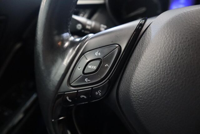 TOYOTA C-HR 2018 1,8 Hybrid Intense