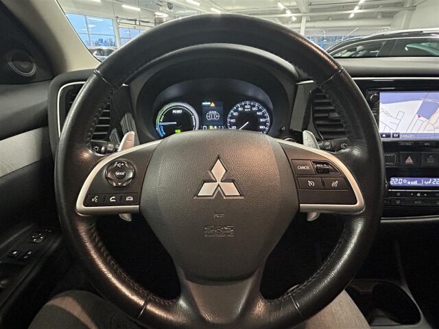 MITSUBISHI Outlander PHEV 2014 Comfort Plus Navi 4WD 5P