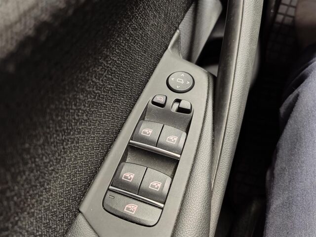 BMW 530 2019 G30 Sedan 530e A Charged Edition