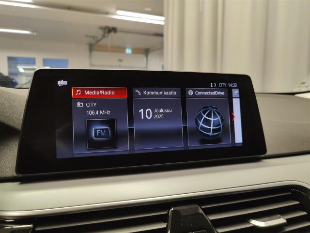 BMW 530 2019 G30 Sedan 530e A Charged Edition