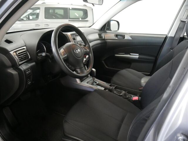 SUBARU Forester 2011 2,0 X EM AT Business