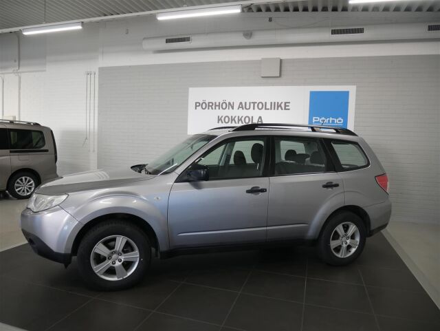 SUBARU Forester 2011 2,0 X EM AT Business