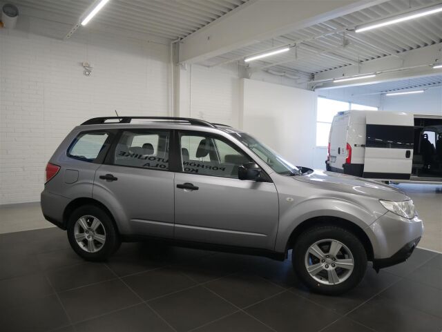 SUBARU Forester 2011 2,0 X EM AT Business