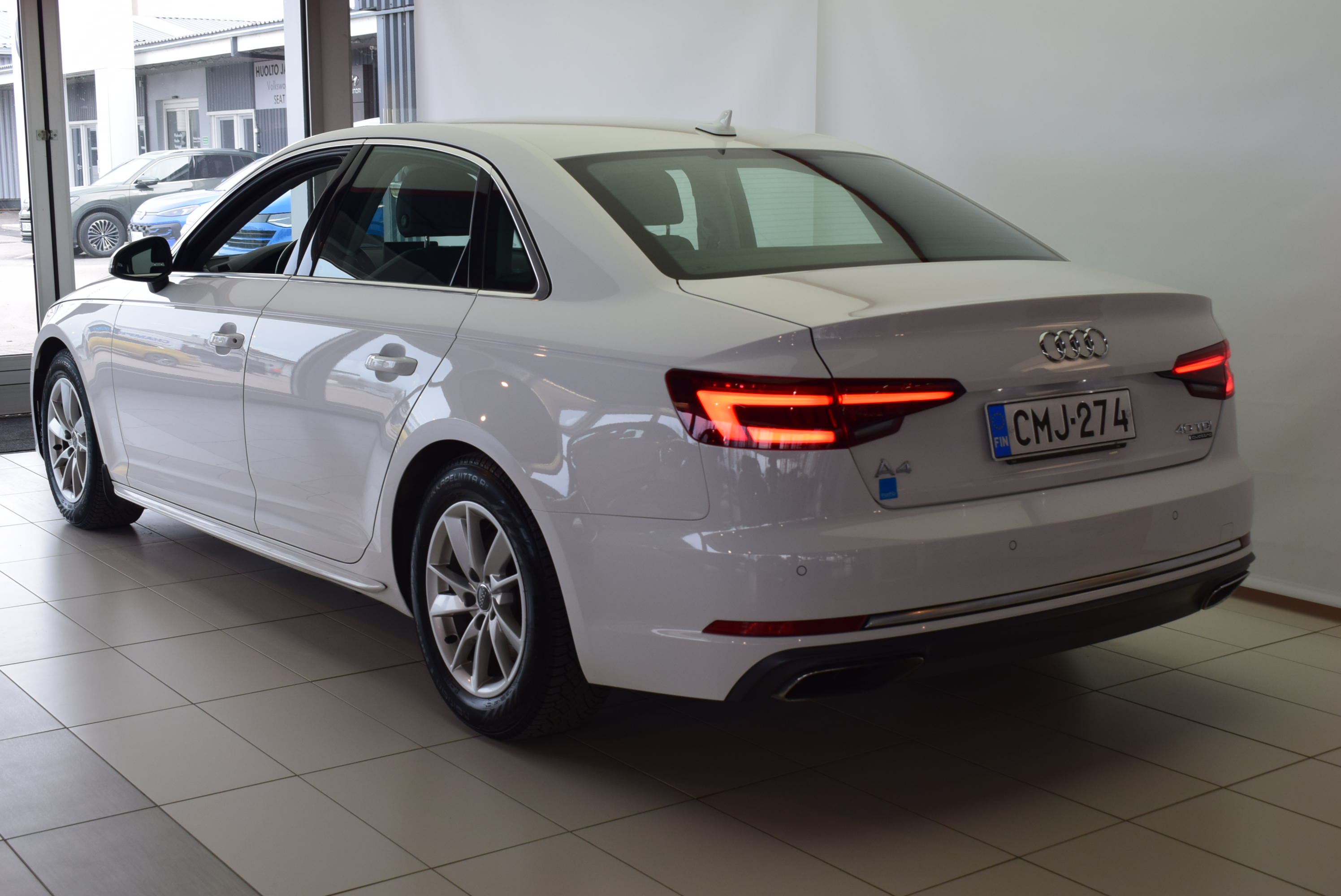 Audi A4 2019, kuva 3/13