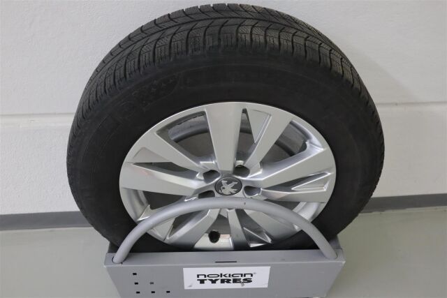 PEUGEOT 3008 2019 Allure PureTech 130