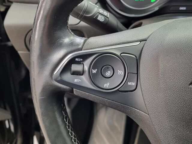 OPEL Grandland X 2019 Innovation Plus 180 Turbo A / Koukku / Navi / P-Kamera