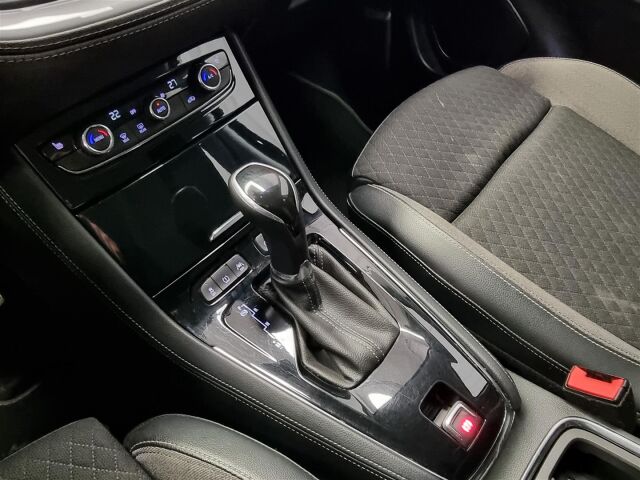 OPEL Grandland X 2019 Innovation Plus 180 Turbo A / Koukku / Navi / P-Kamera