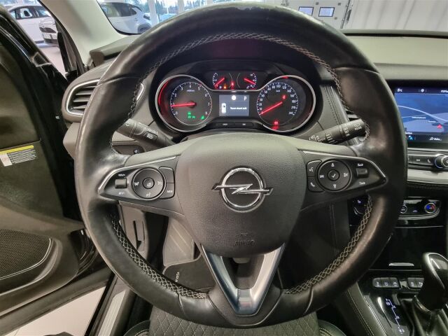 OPEL Grandland X 2019 Innovation Plus 180 Turbo A / Koukku / Navi / P-Kamera
