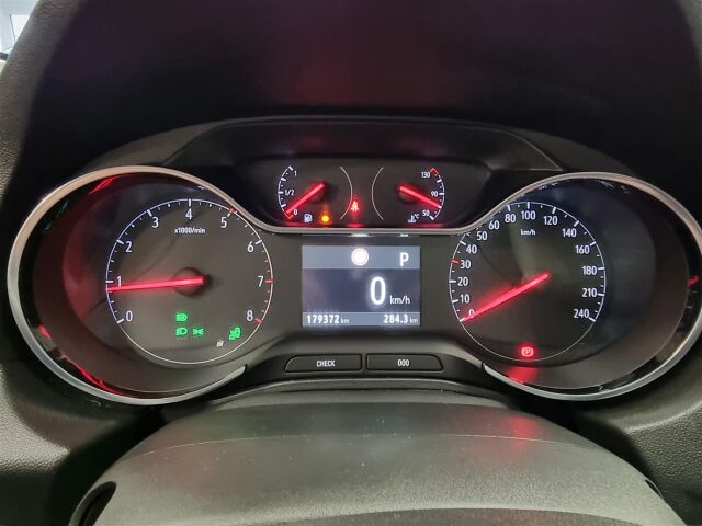 OPEL Grandland X 2019 Innovation Plus 180 Turbo A / Koukku / Navi / P-Kamera