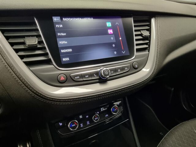 OPEL Grandland X 2019 Innovation Plus 180 Turbo A / Koukku / Navi / P-Kamera
