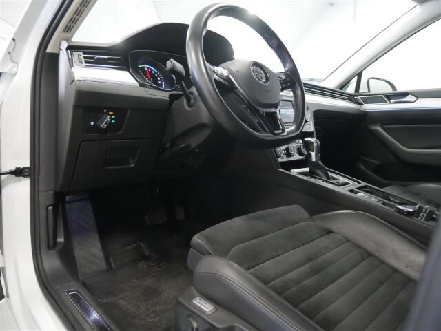 VOLKSWAGEN Passat 2016 Variant GTE Plug-In Hybrid 160 kW (218 hv) DSG-automaatti