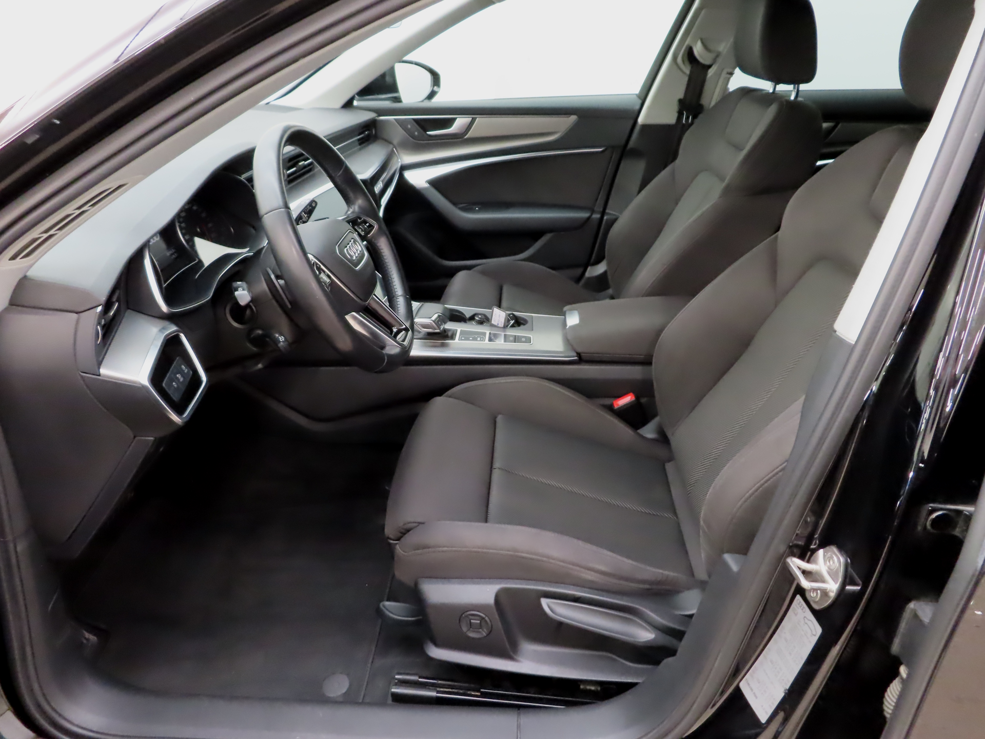Audi A6 2019, photo 6/10