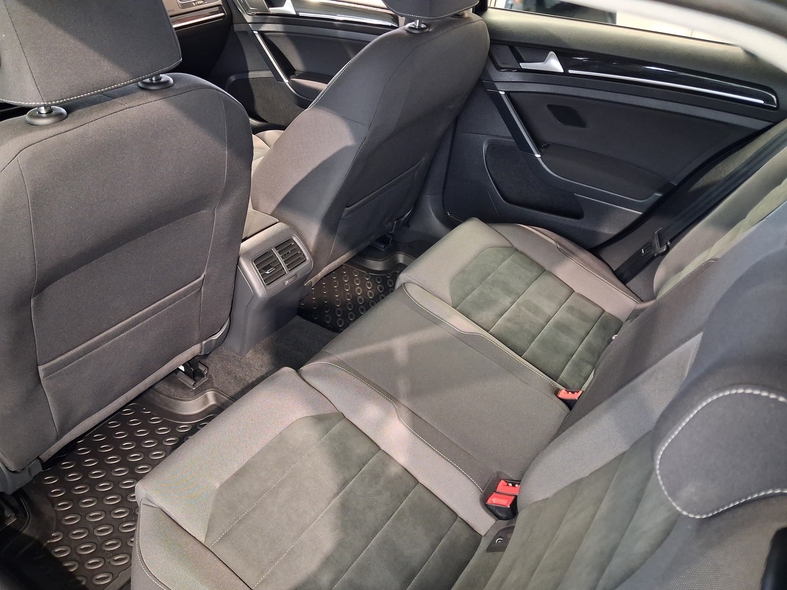 Volkswagen Golf 2019, kuva 6/15