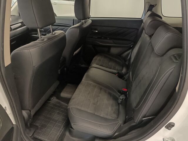 MITSUBISHI Outlander 2016 2,0 MIVEC Intense CVT 4WD 5P