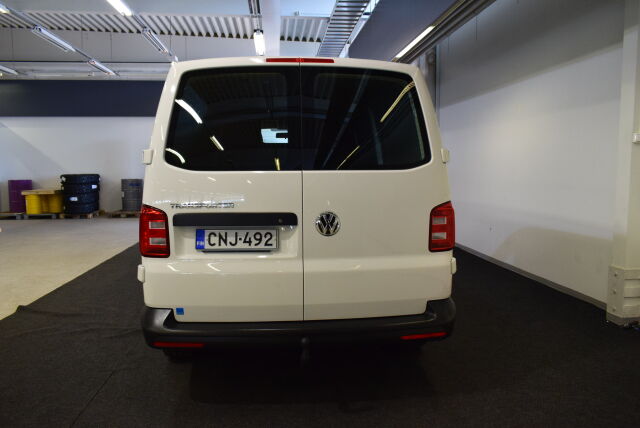 VOLKSWAGEN Transporter 2019 umpipakettiauto Pitkä 2,0 TDI 84 kW * 1.omistaja*