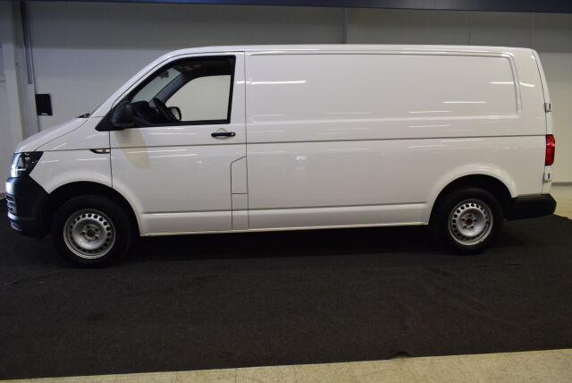 VOLKSWAGEN Transporter 2019 umpipakettiauto Pitkä 2,0 TDI 84 kW * 1.omistaja*