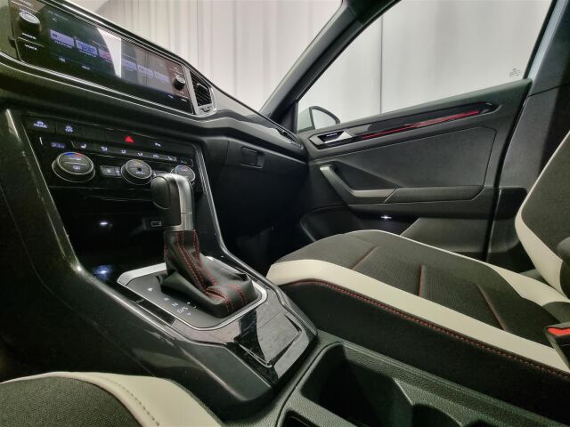 VOLKSWAGEN T-Roc 2019 Sport 1,5 TSI EVO 110 kW (150 hv) DSG-automaatti / Webasto / ACC / Tutkat /