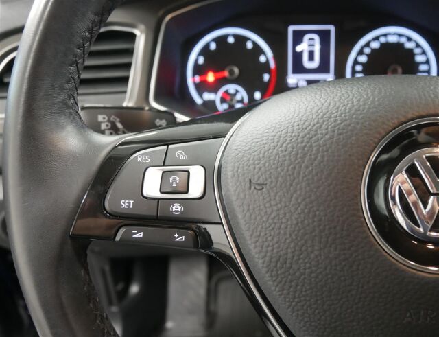 VOLKSWAGEN T-Roc 2019 Style 1,5 TSI EVO 110 kW (150 hv) Vähän ajettu, Remmi vaihdettu 9/2025