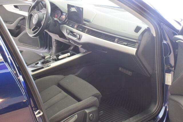 AUDI A4 2020 Sedan Business Advanced Comfort Edition 40 TFSI 140 kW MHEV S tronic