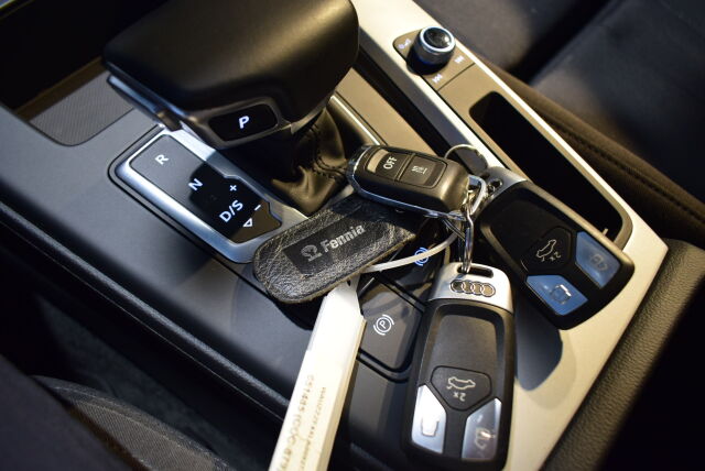 AUDI A4 2020 Sedan Business Advanced Comfort Edition 40 TFSI 140 kW MHEV S tronic