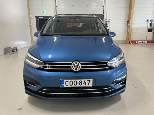 VOLKSWAGEN TOURAN 2020 2,0 TDI R-Line 110 kW DSG *7Hlö *Caribbean Blue *Ratinlämmitys *ACC *Discover Pro *Avaimeton kulku *