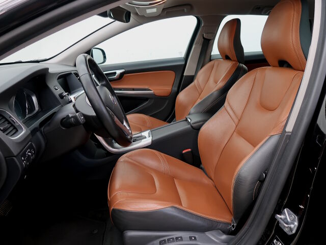 Volvo V60 2015 D6 AWD Summum plug in hybrid aut