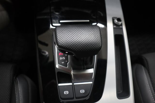 AUDI Q5 2021 55 TFSI e quattro S tronic Electrified Edition