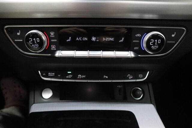 AUDI Q5 2021 55 TFSI e quattro S tronic Electrified Edition