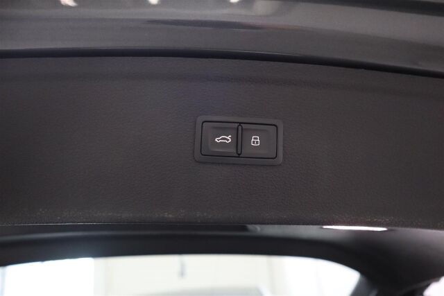 AUDI Q5 2021 55 TFSI e quattro S tronic Electrified Edition