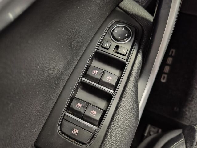 KIA Ceed 2021 1,6 GDI Plug-In Hybrid EX Edition SW DCT * VETOKOUKKU,  Moottorilämmitin, Peruutuskamera *