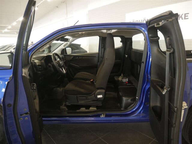 ISUZU D-Max 2021 Space Cab 163 TDi 4WD 6MT L Launch Edition