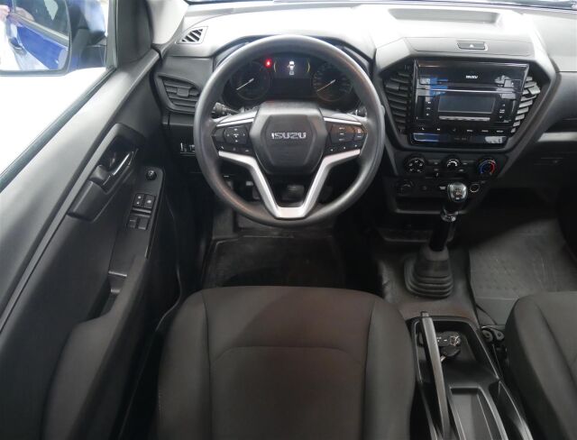 ISUZU D-Max 2021 Space Cab 163 TDi 4WD 6MT L Launch Edition
