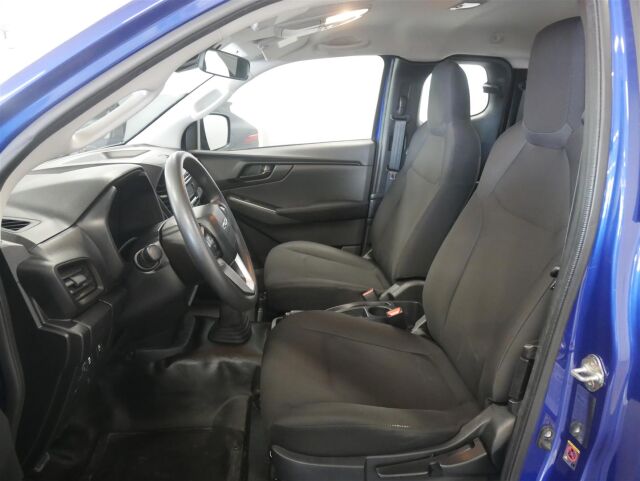 ISUZU D-Max 2021 Space Cab 163 TDi 4WD 6MT L Launch Edition