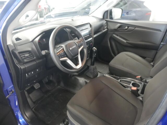 ISUZU D-Max 2021 Space Cab 163 TDi 4WD 6MT L Launch Edition