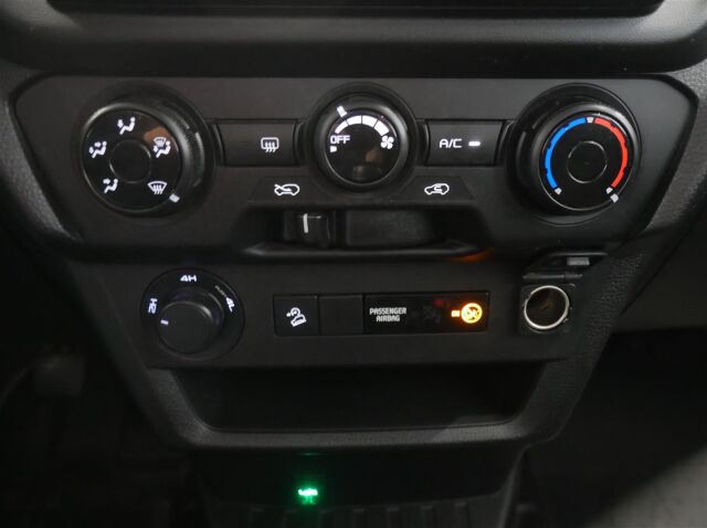 ISUZU D-Max 2021 Space Cab 163 TDi 4WD 6MT L Launch Edition