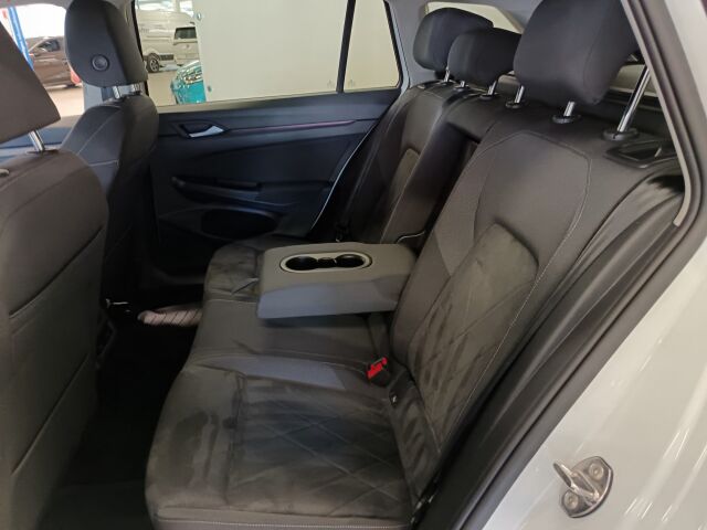 VOLKSWAGEN Golf 2021 Variant Comfort 1,5 eTSI 110 kW (MHEV) DSG-automaatti