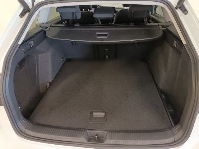 VOLKSWAGEN Golf 2021 Variant Comfort 1,5 eTSI 110 kW (MHEV) DSG-automaatti