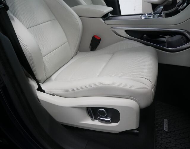 JAGUAR F-PACE 2021 P400e Plug-in Hybrid R-Dynamic S