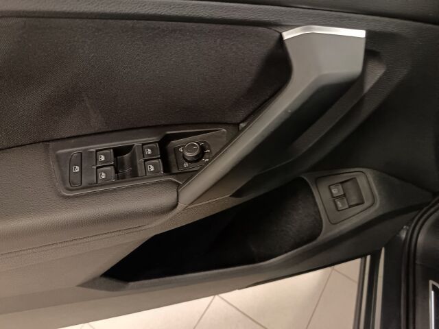 VOLKSWAGEN Tiguan 2021 Style eHybrid 180 kW DSG-auto. **HIENO PLUGARI KORKIALLA MAAVARALLA JA MAUSTEITA ON**