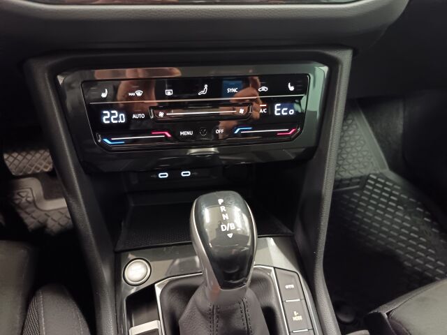 VOLKSWAGEN Tiguan 2021 Style eHybrid 180 kW DSG-auto. **HIENO PLUGARI KORKIALLA MAAVARALLA JA MAUSTEITA ON**